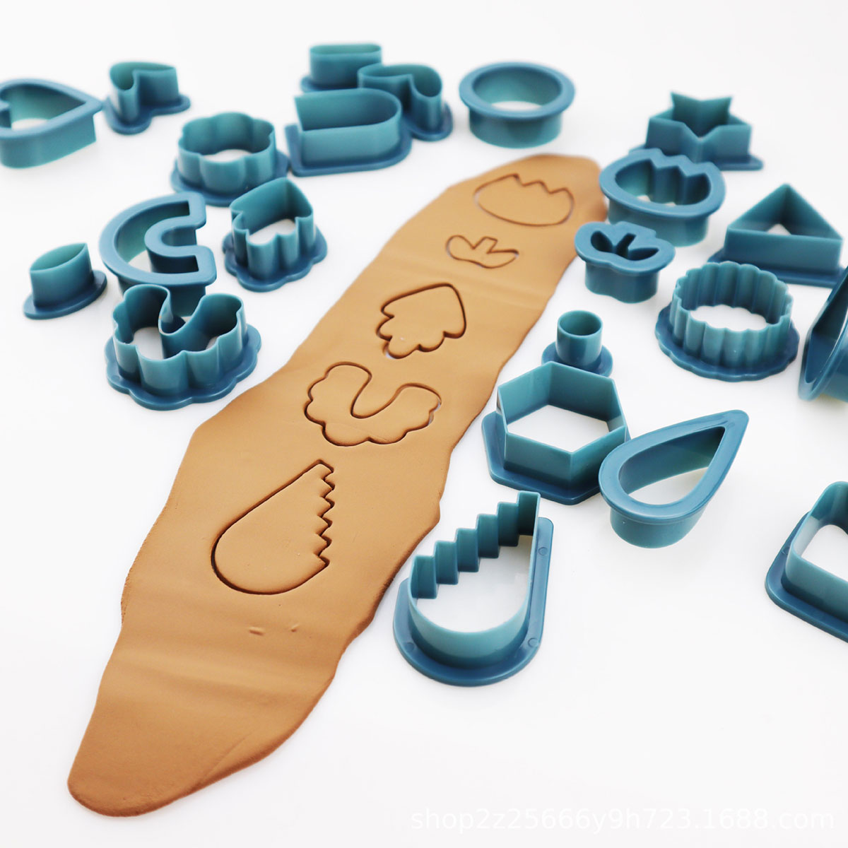 Jewelry Making For Beginners - Kit de 24 Cortadores de Arcilla